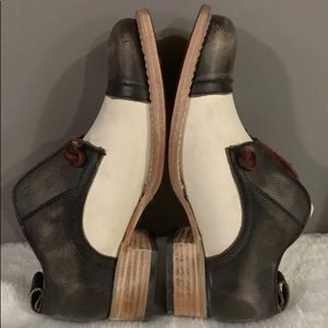 ISO ‼️ ISO ‼️ Freebird Mabel size 7 please ‼️